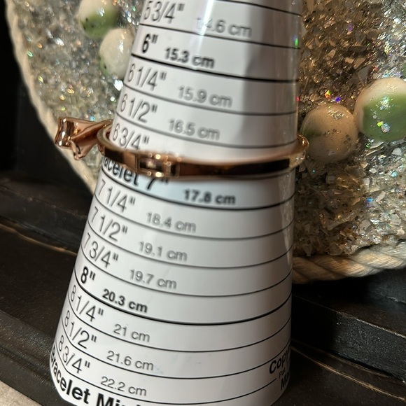 Sold🛍️Kate Spade Love Notes Bangle - Rose Gold Hinged Bangle 1996 Y - Picture 12 of 12